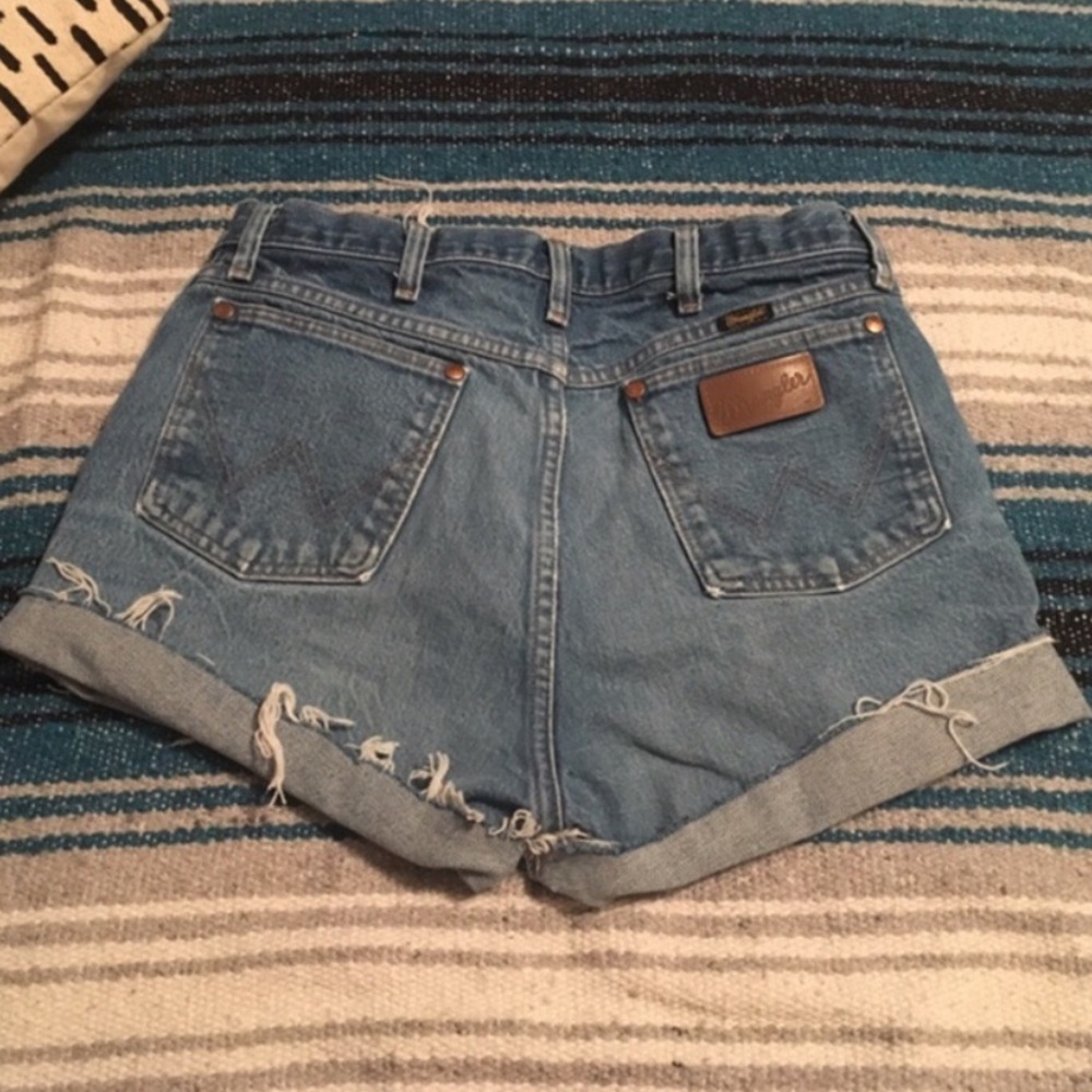 High Waisted Wrangler Shorts - Picture 2 of 2
